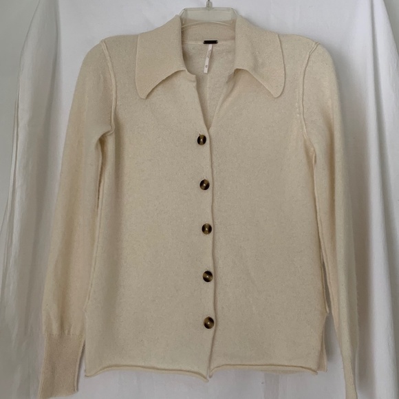 Free People ´Paloma´ cream 100% cashmere button...